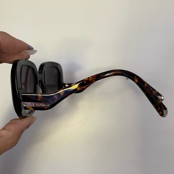 LOUIS VUITTON Sunglasses - used - Picture 8 of 10